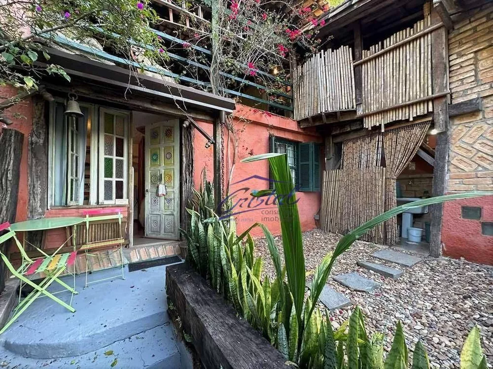 Casa, 5 quartos, 334 m² - Foto 1