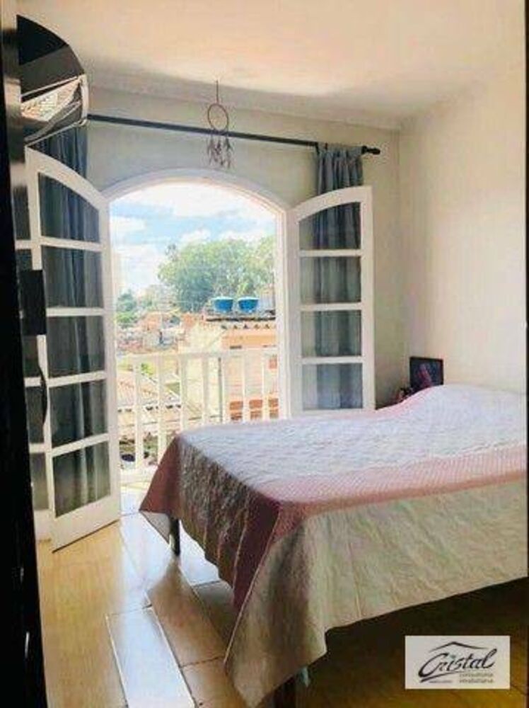 Casa, 3 quartos, 228 m² - Foto 1