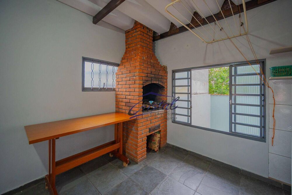 Casa à venda com 3 quartos, 331m² - Foto 7