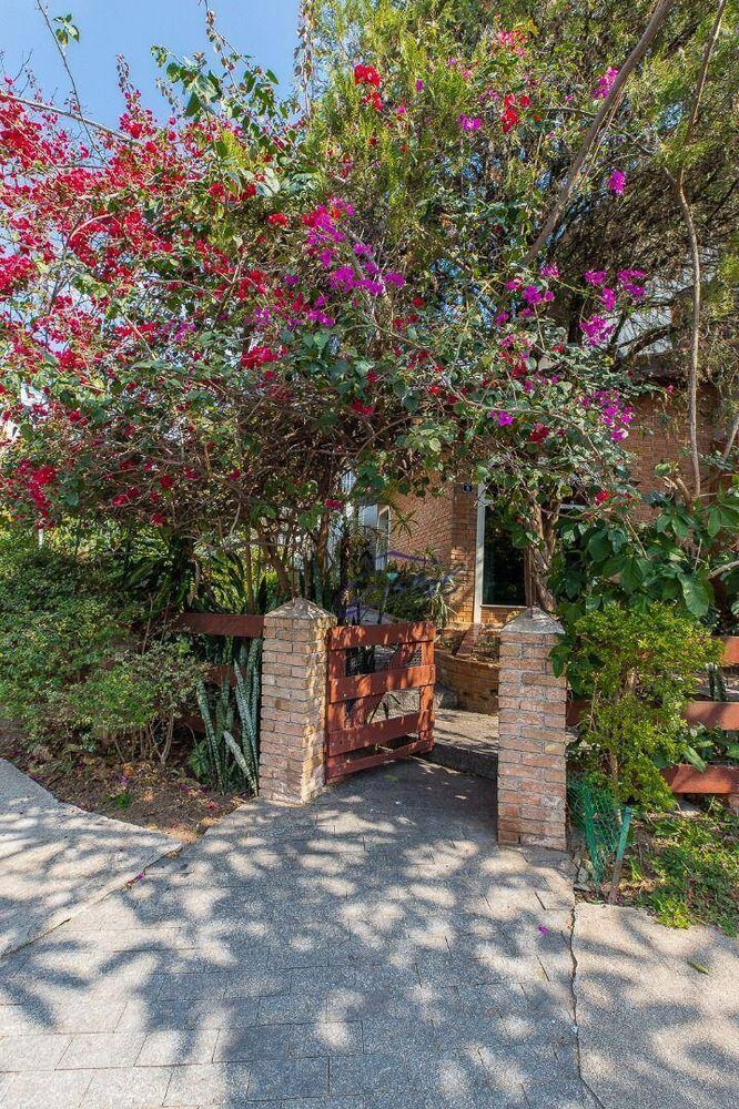 Casa à venda com 4 quartos, 265m² - Foto 1