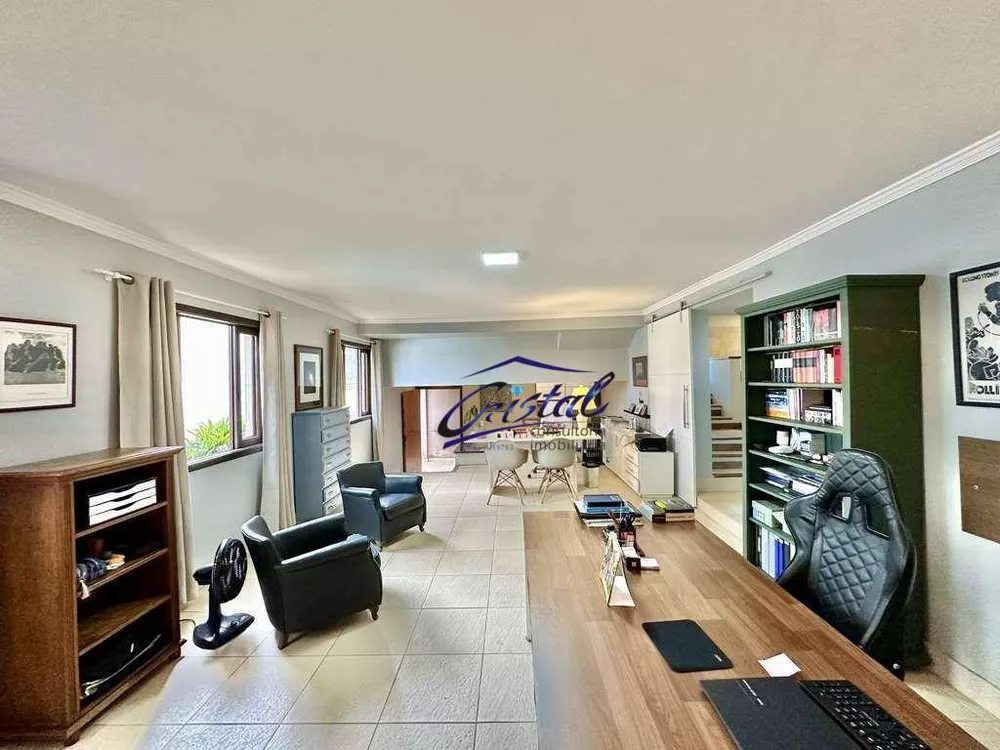 Casa de Condomínio à venda com 3 quartos, 330m², CA4943