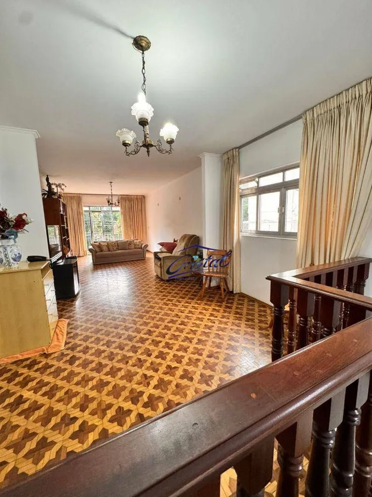 Casa, 3 quartos, 242 m² - Foto 1