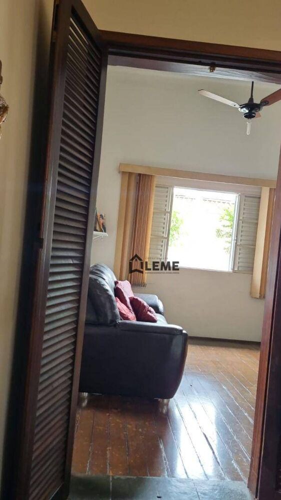 Casa à venda com 5 quartos, 245m² - Foto 4
