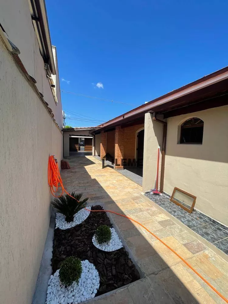 Casa, 4 quartos, 226 m² - Foto 2