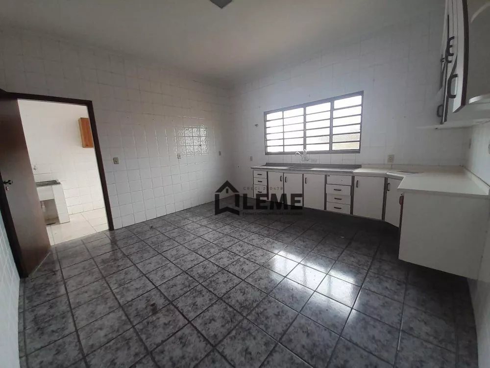 Casa à venda com 4 quartos, 292m² - Foto 12