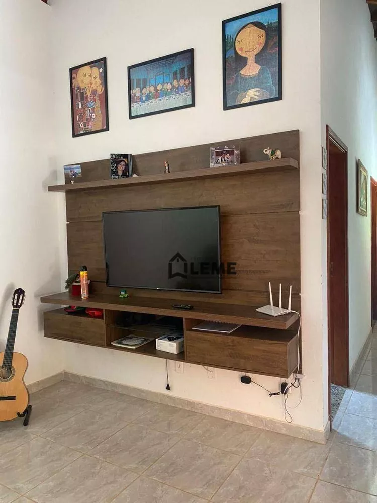 Chácara, 3 quartos, 1800 m² - Foto 1