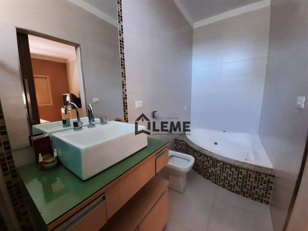 Casa, 3 quartos, 252 m² - Foto 11