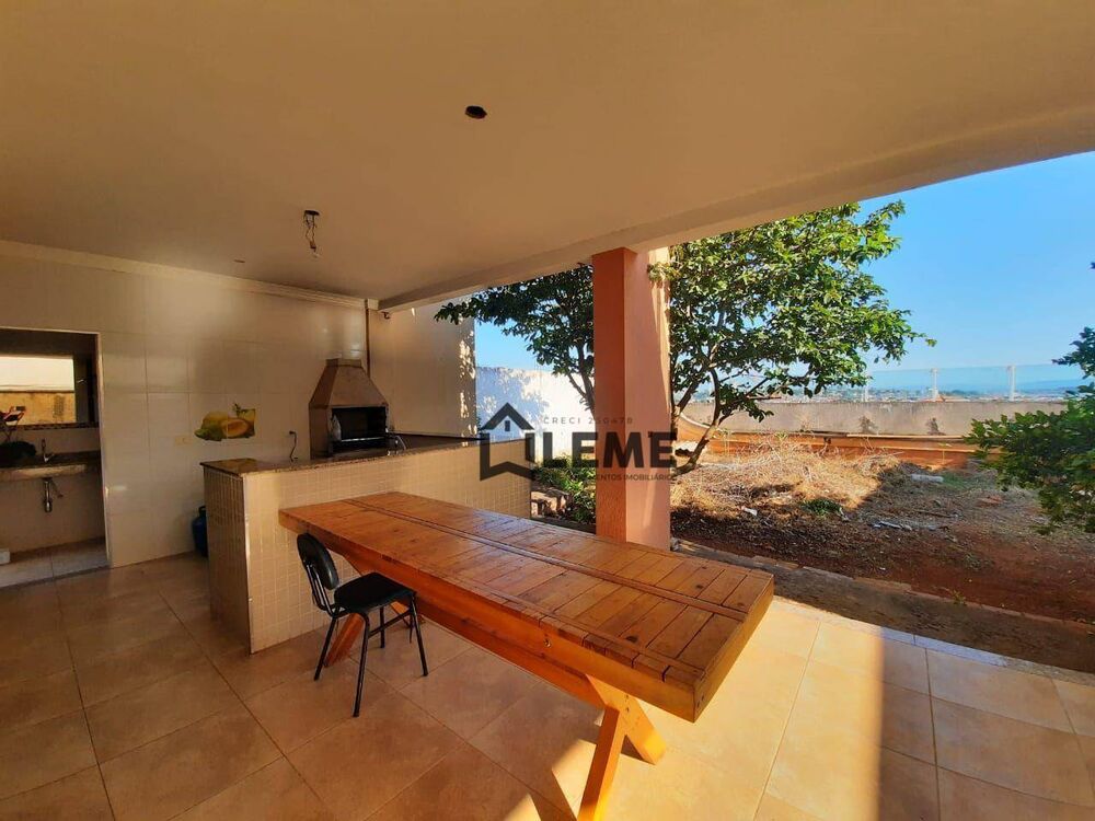 Casa, 3 quartos, 252 m² - Foto 4