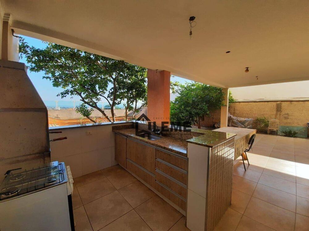 Casa, 3 quartos, 252 m² - Foto 2