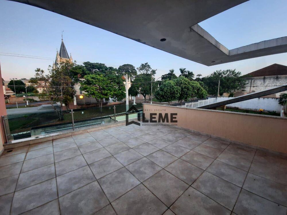 Casa, 3 quartos, 252 m² - Foto 15