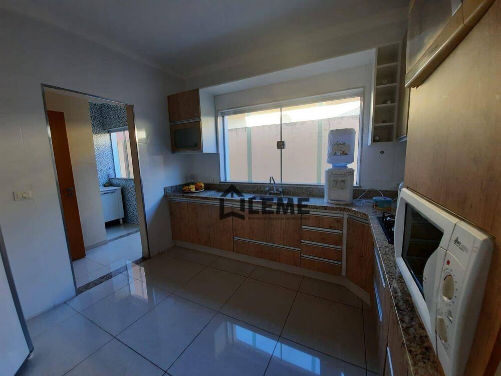 Casa, 3 quartos, 252 m² - Foto 22