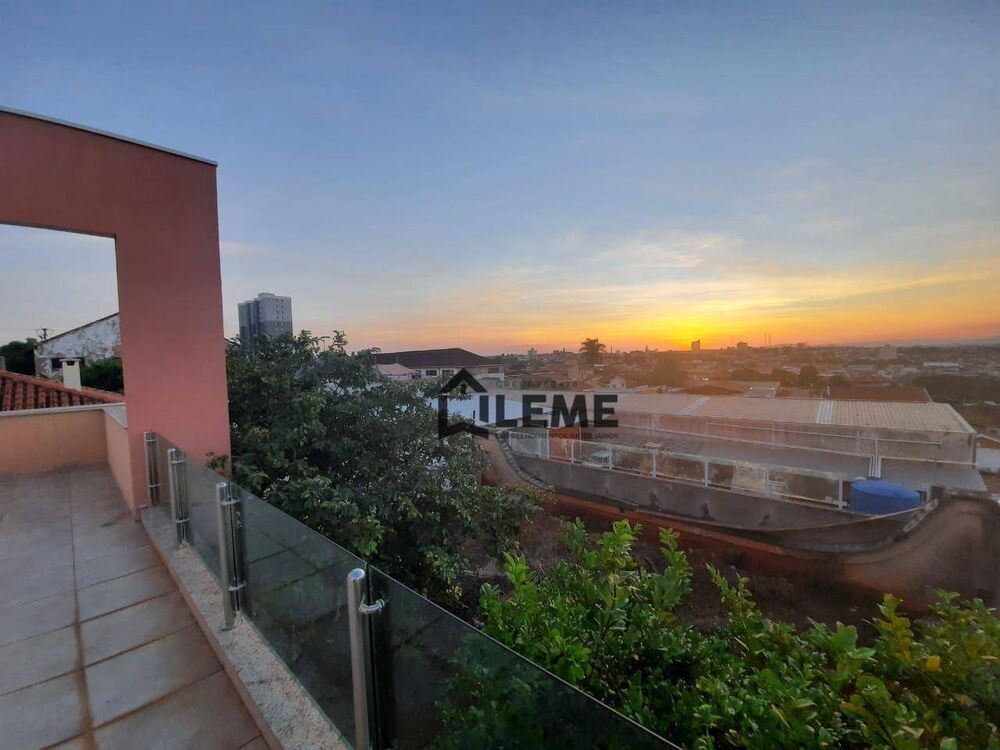 Casa, 3 quartos, 252 m² - Foto 8