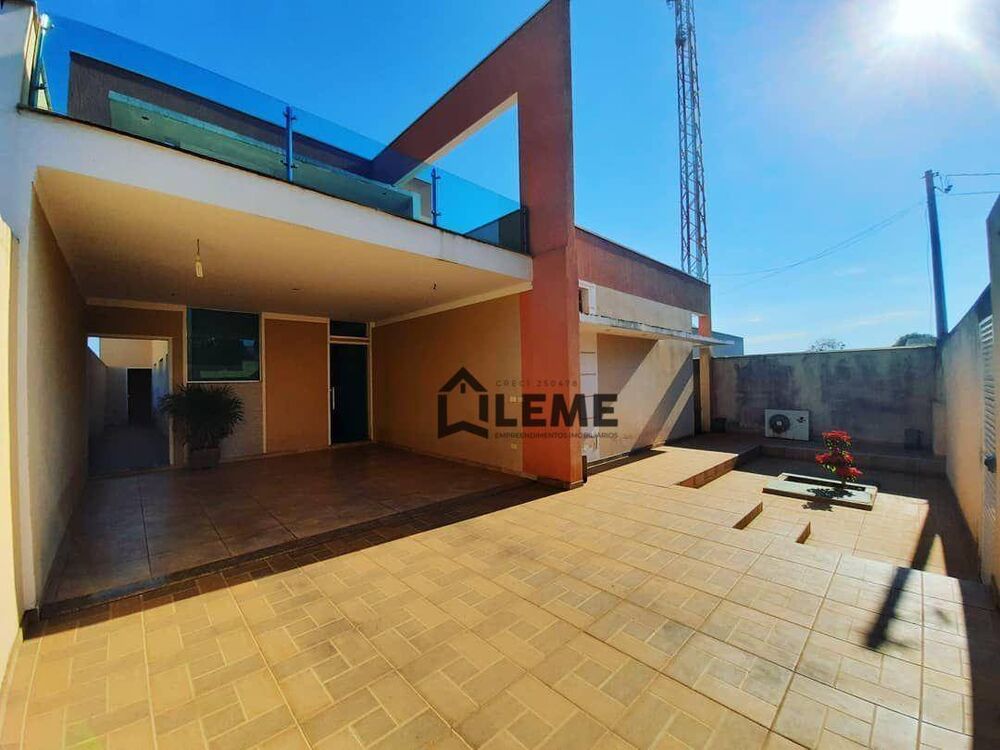 Casa, 3 quartos, 252 m² - Foto 1