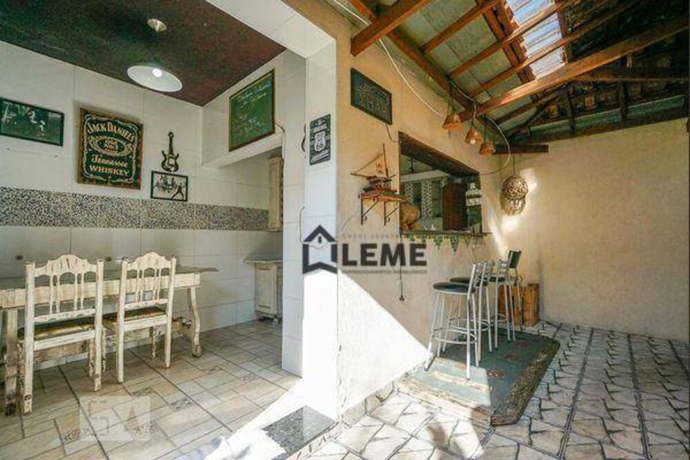 Sobrado, 5 quartos, 200 m² - Foto 2