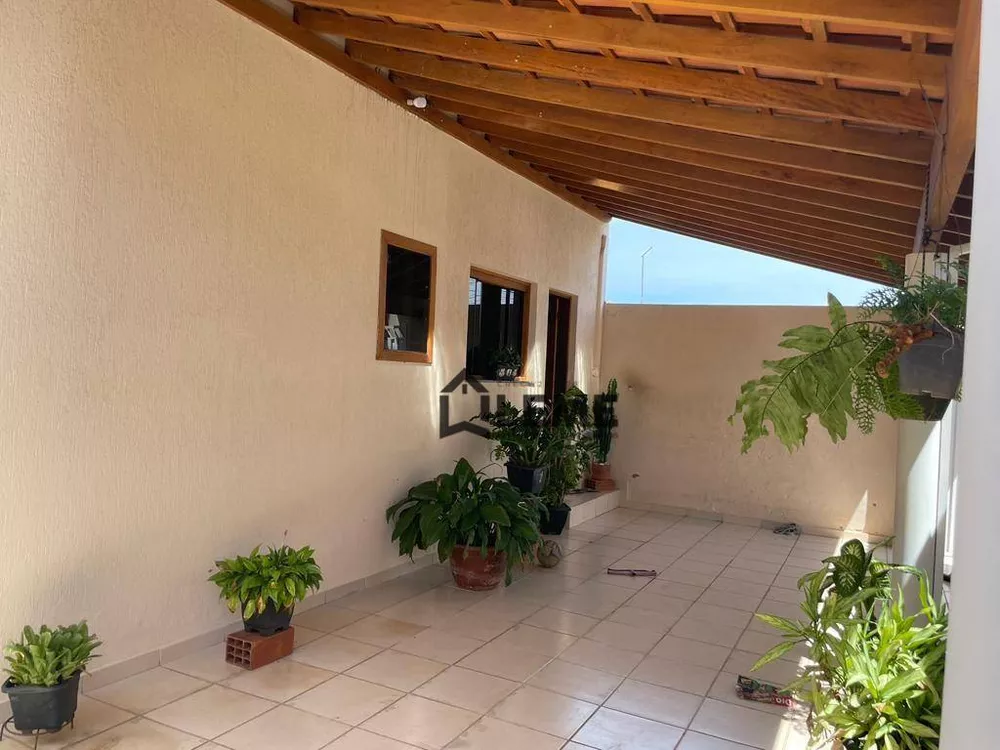 Casa à venda com 3 quartos, 187m² - Foto 2