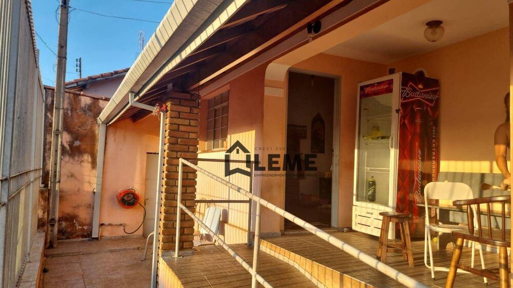 Casa, 5 quartos, 197 m² - Foto 1