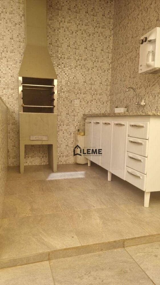 Casa à venda com 4 quartos, 600m² - Foto 7