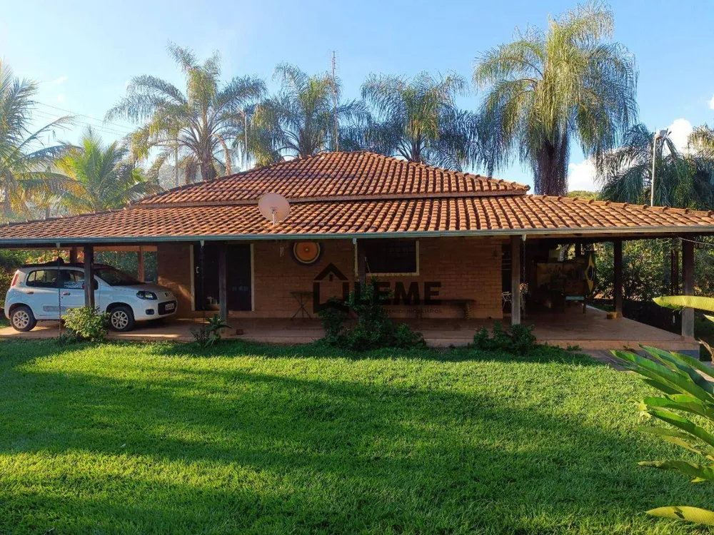 Chácara, 3 quartos, 3200 m² - Foto 1