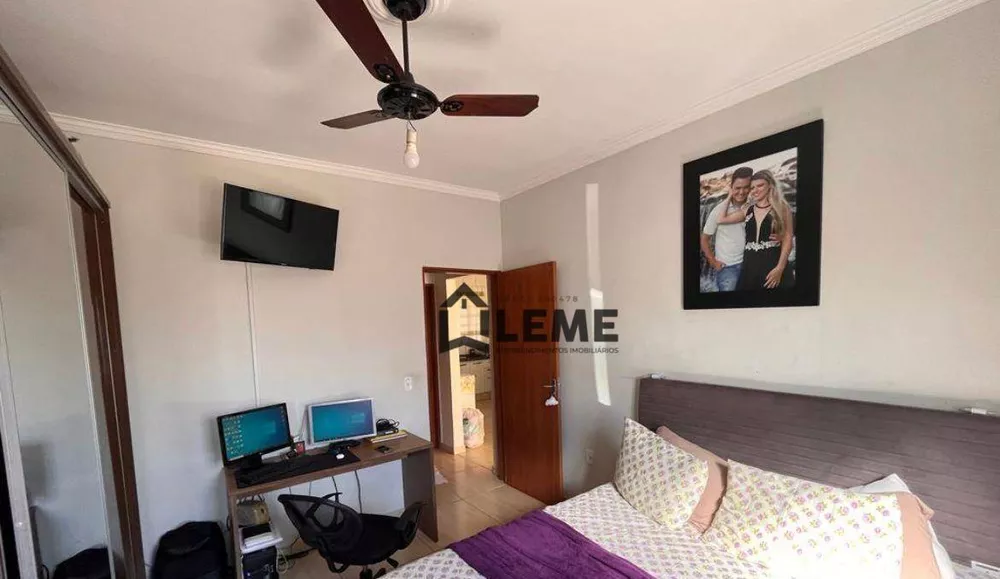 Casa à venda com 2 quartos, 90m² - Foto 6