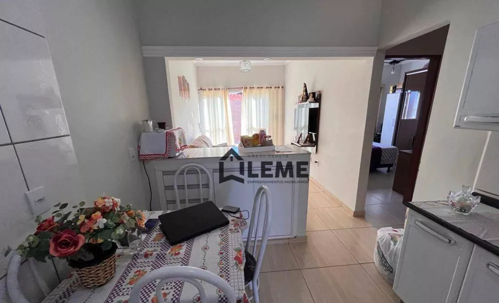 Casa à venda com 2 quartos, 90m² - Foto 7