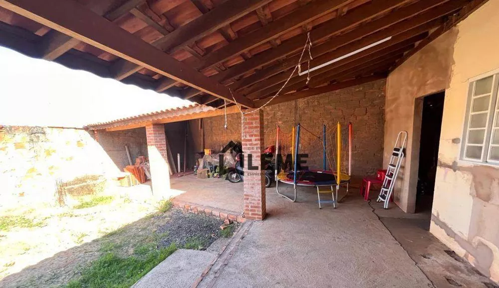 Casa à venda com 2 quartos, 90m² - Foto 3