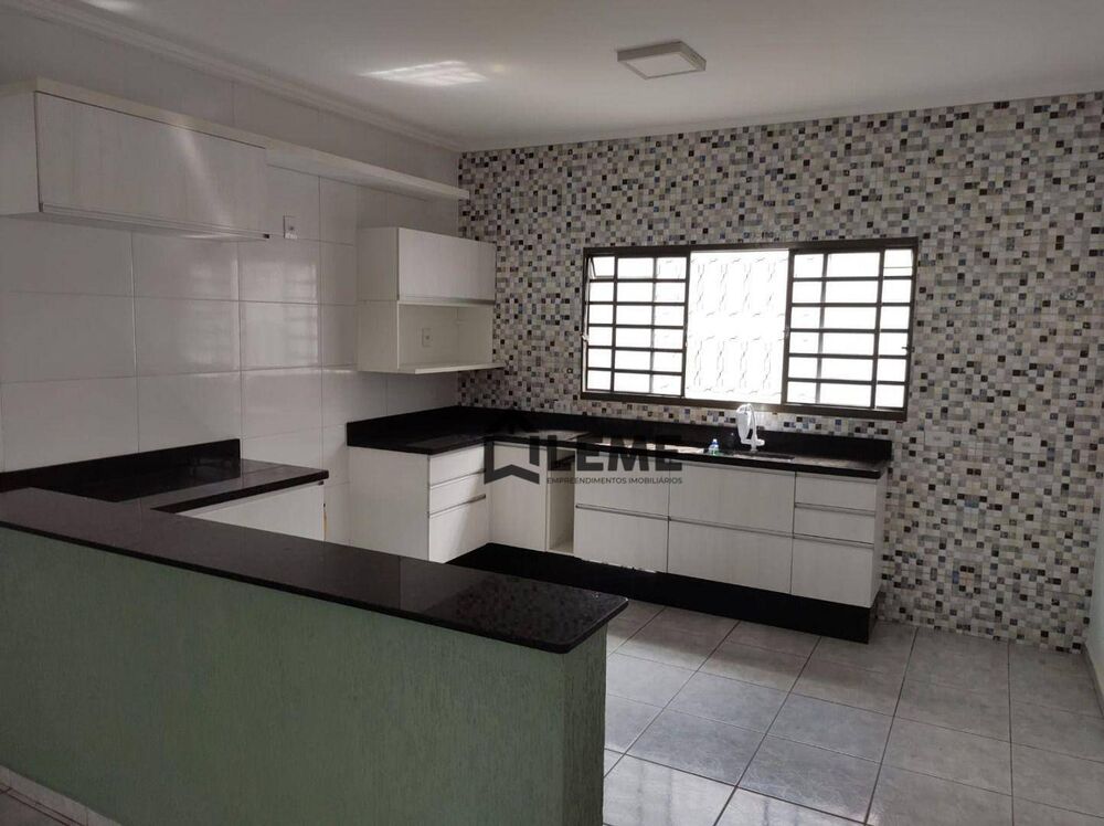 Casa, 3 quartos, 450 m² - Foto 3