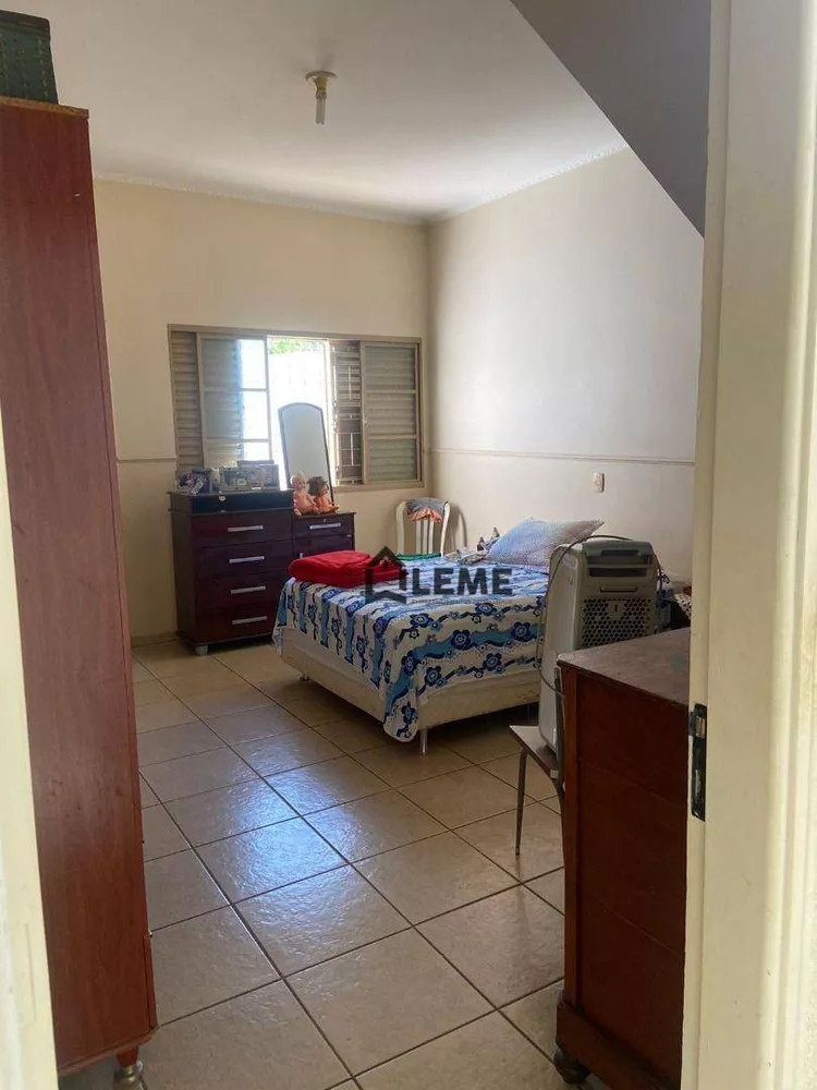 Casa, 4 quartos, 332 m² - Foto 2