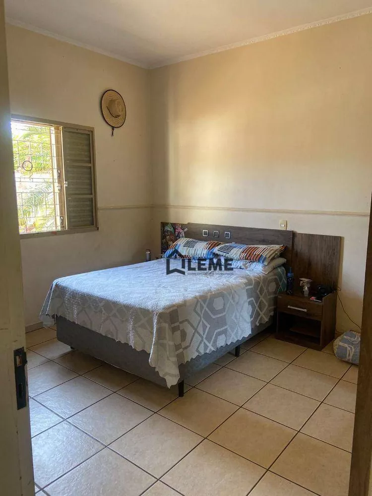 Casa, 4 quartos, 332 m² - Foto 1