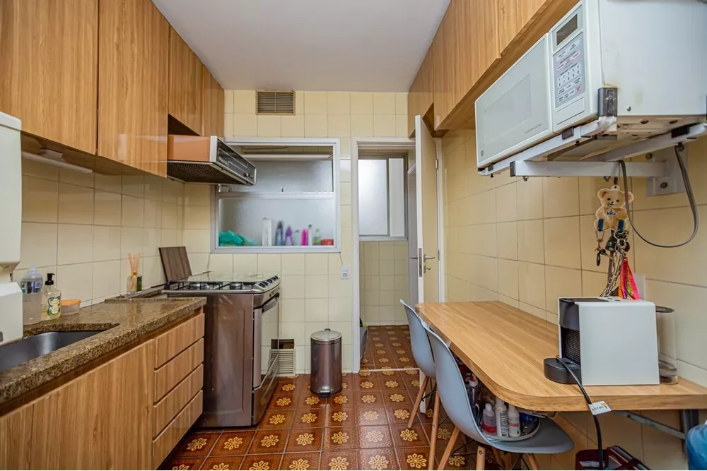 Apartamento à venda com 3 quartos, 75m² - Foto 2