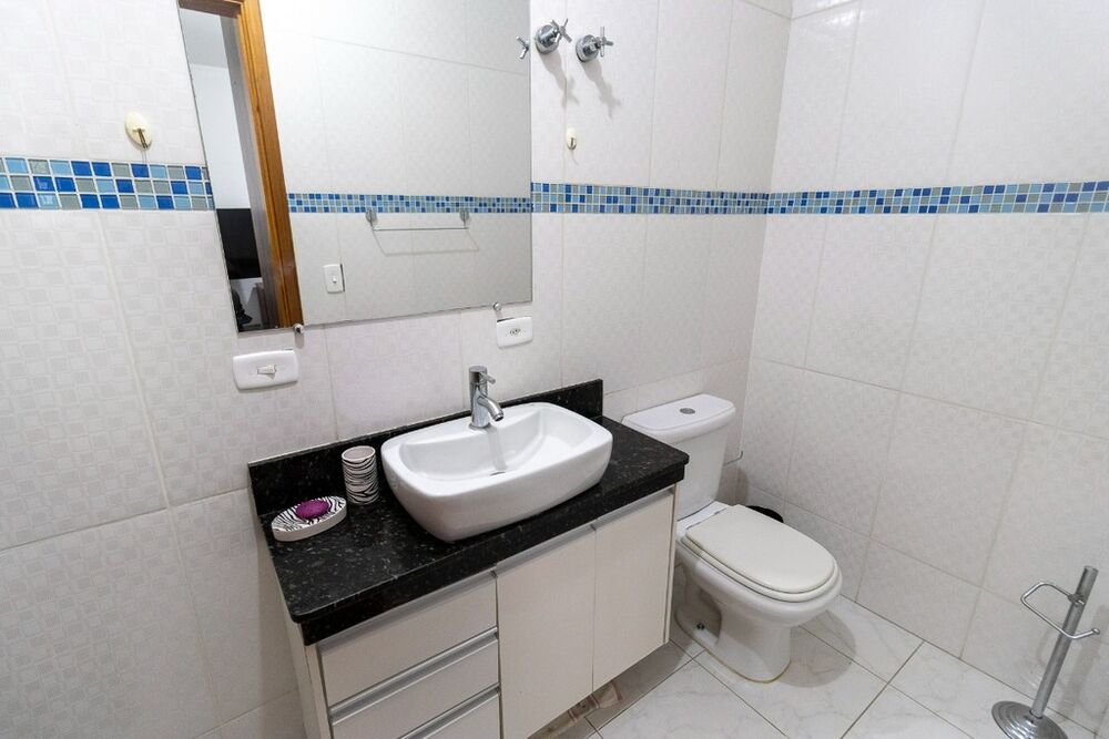 Casa à venda com 3 quartos, 243m² - Foto 2