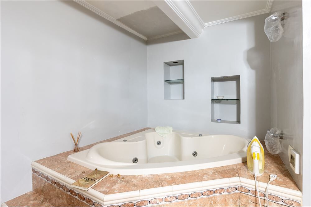 Casa à venda com 8 quartos, 412m² - Foto 8