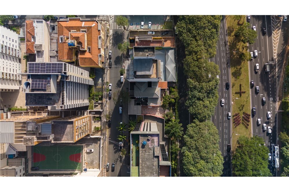 Casa à venda com 8 quartos, 412m² - Foto 6