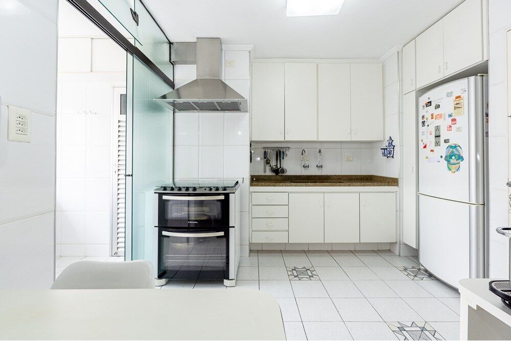 Apartamento à venda com 3 quartos, 110m² - Foto 2