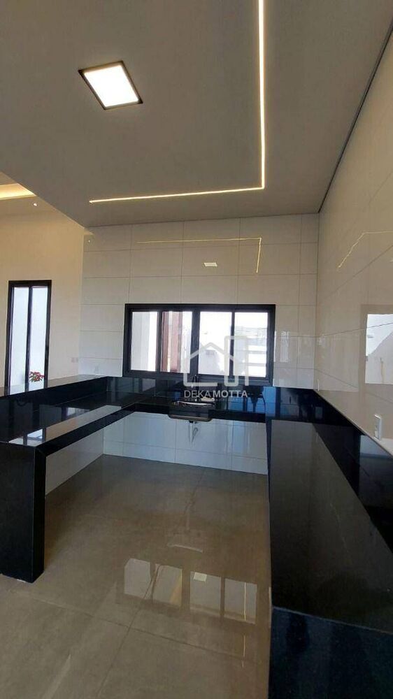 Casa à venda com 3 quartos, 180m² - Foto 9