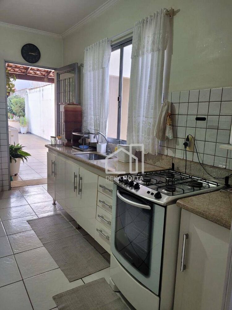 Casa, 3 quartos, 240 m² - Foto 2
