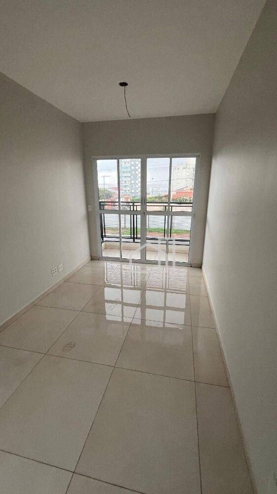 Apartamento à venda com 2 quartos, 9235m² - Foto 2