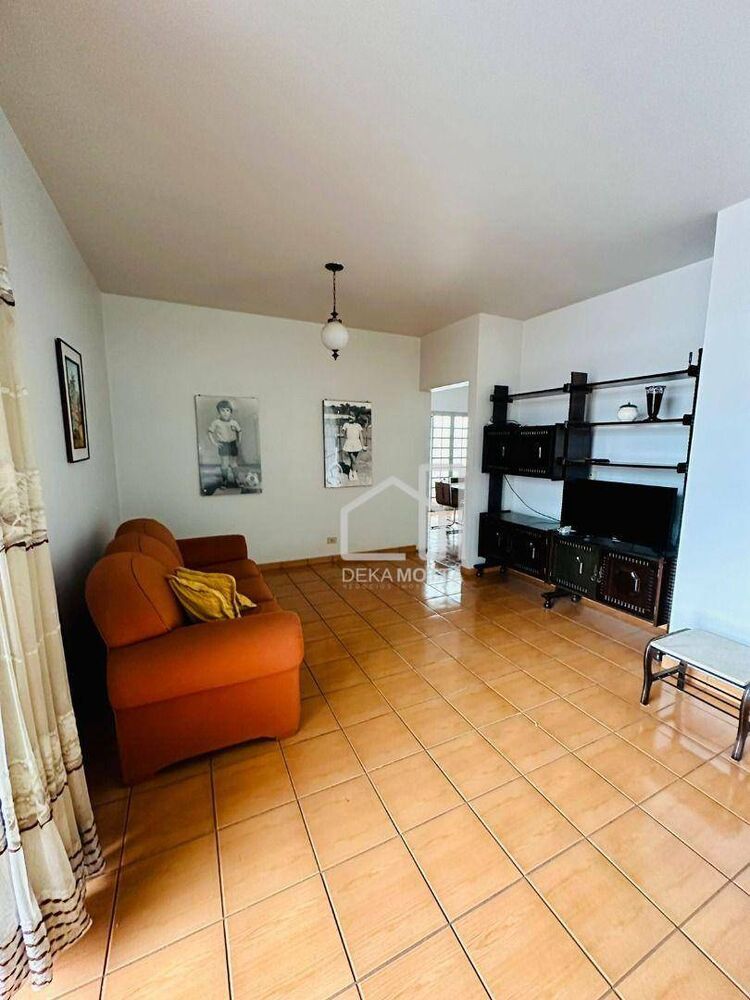 Casa, 4 quartos, 242 m² - Foto 2