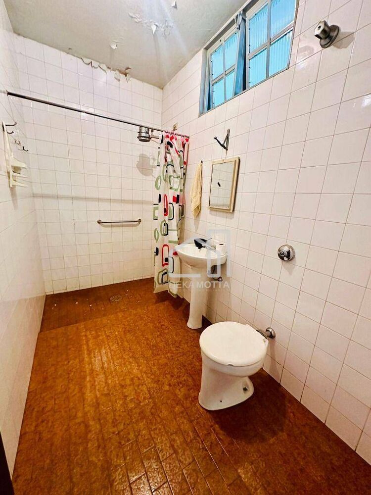 Casa, 4 quartos, 242 m² - Foto 1