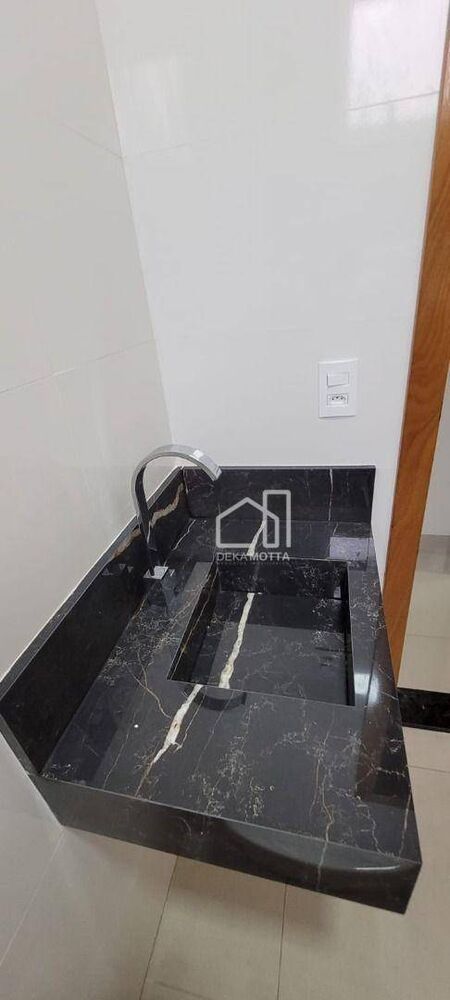 Casa à venda com 3 quartos, 80m² - Foto 4