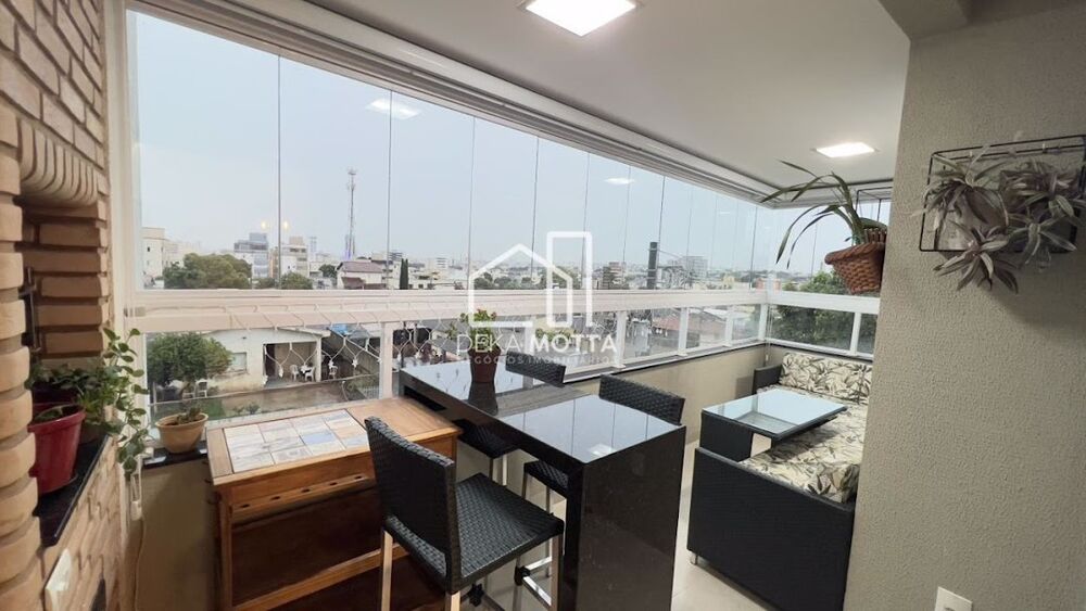 Apartamento à venda com 3 quartos, 97m² - Foto 1