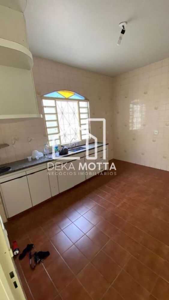 Casa para alugar com 4 quartos, 120m² - Foto 13