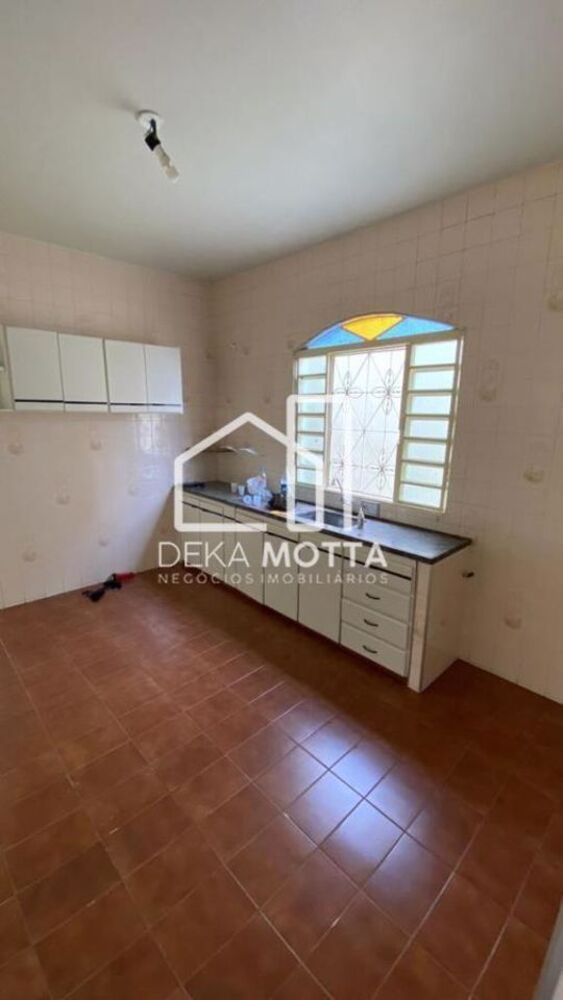 Casa para alugar com 4 quartos, 120m² - Foto 9