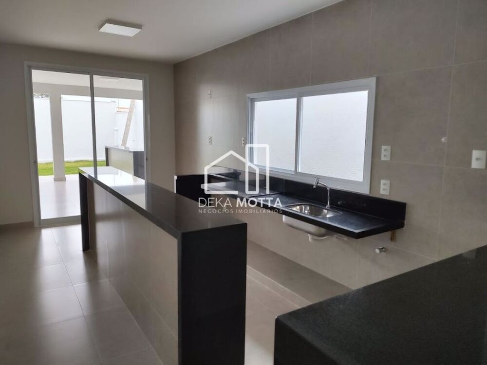 Casa, 4 quartos, 210 m² - Foto 1