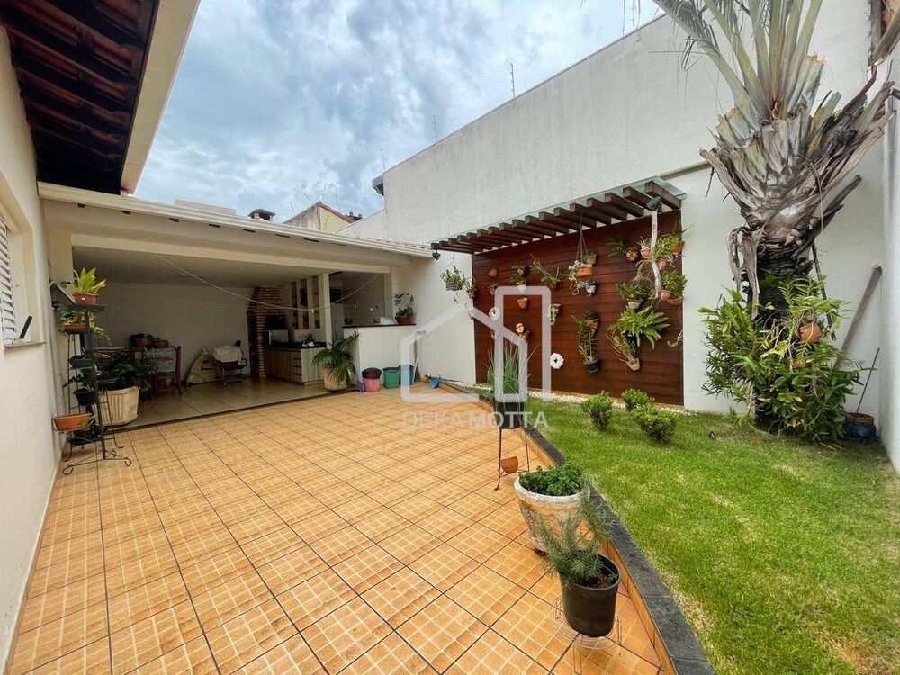 Casa, 4 quartos, 245 m² - Foto 1