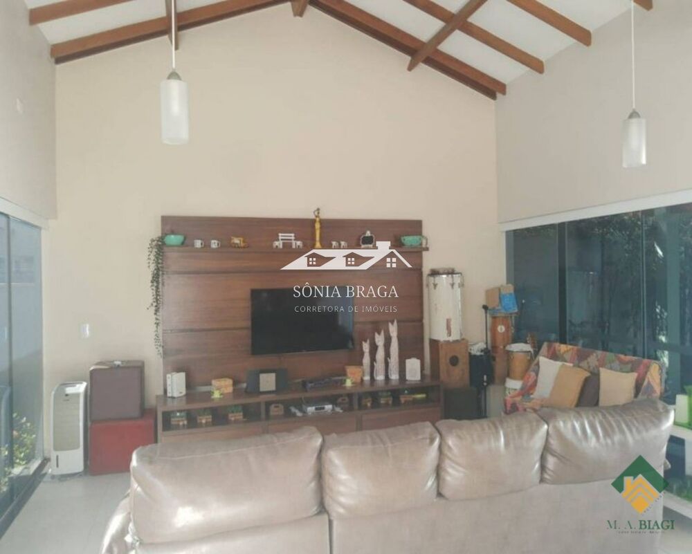 Casa, 4 quartos, 253 m² - Foto 1