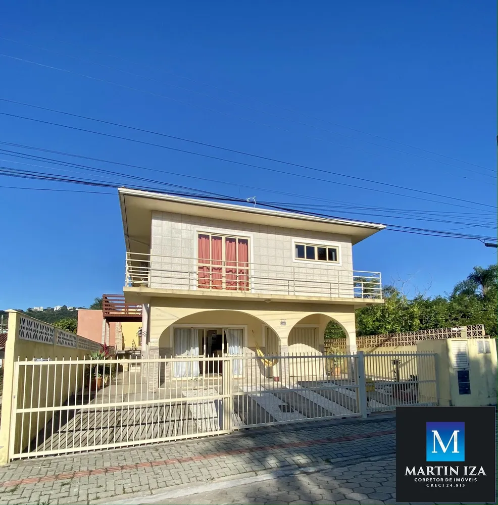 Casa, 6 quartos, 300 m² - Foto 1