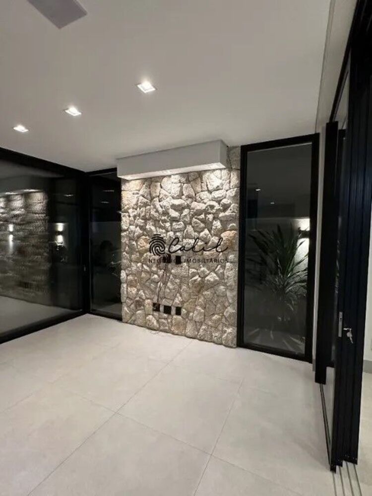 Sobrado, 3 quartos, 252 m² - Foto 1