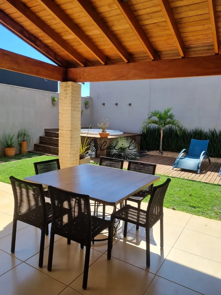 Casa, 3 quartos, 250 m² - Foto 1
