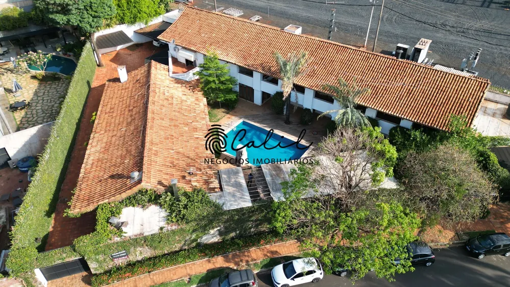 Casa, 5 quartos, 1469 m² - Foto 1