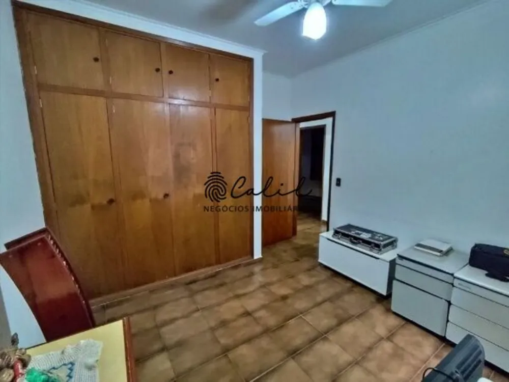 Casa, 4 quartos, 233 m² - Foto 1